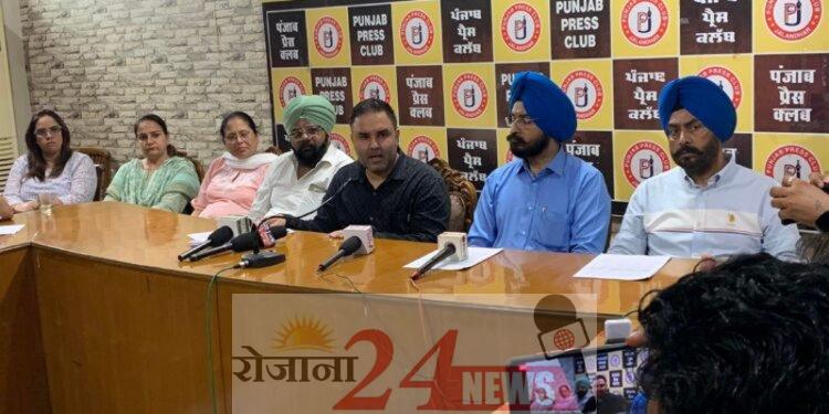 image_750x_63207b2e77acc