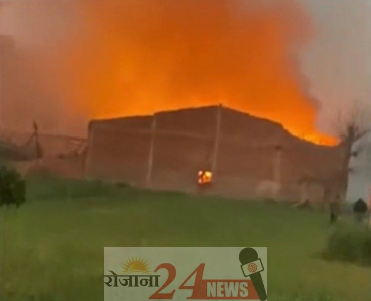 image_750x_63dca34825d40